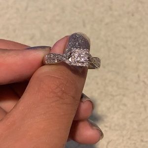 1/4 C.T 10kt white gold cluster diamond ring